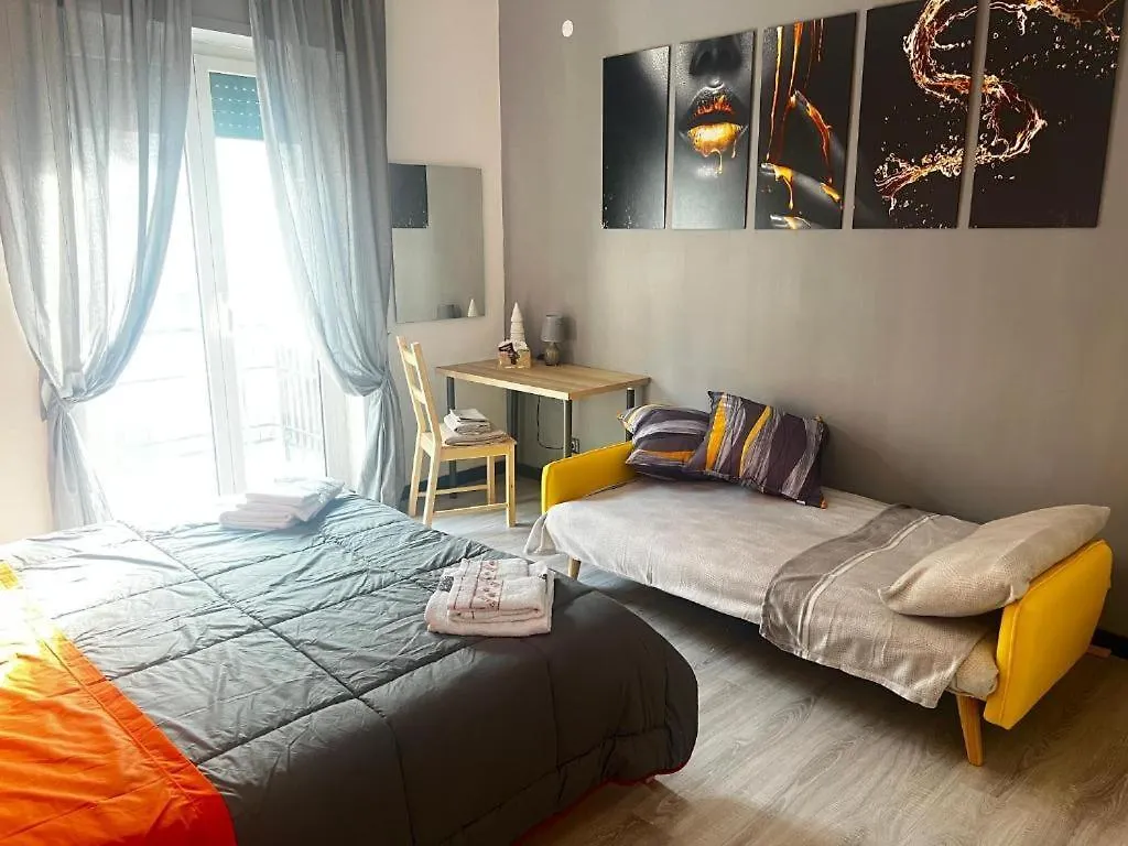 Shiva House Hotel Naples 0*,  Italy